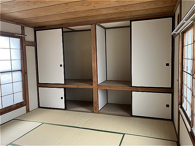 西岡1条9丁目　4LDK　戸建（賃貸）駐車場2台確保可能。ペットも可能です。買い物なども便利なエリアです。お問い合わせお待ちしてます！