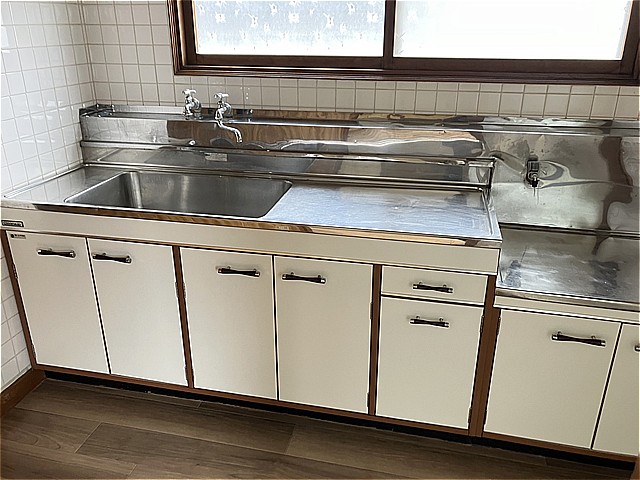 西岡1条9丁目　4LDK　戸建（賃貸）駐車場2台確保可能。ペットも可能です。買い物なども便利なエリアです。お問い合わせお待ちしてます！